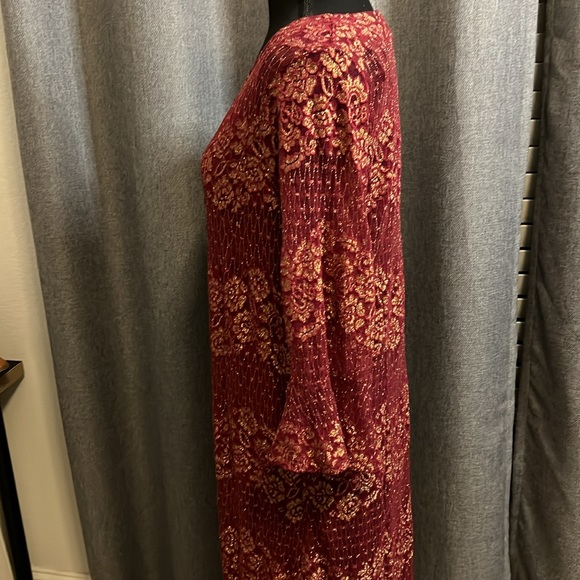 Burgundy and gold dress - Picture 4 of 8